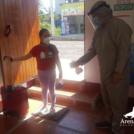 Hostal Arena Negra Puerto Ayora  Buitenkant foto