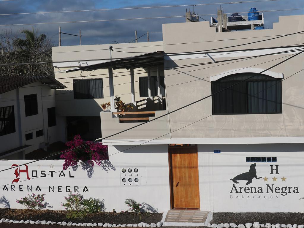 Hostal Arena Negra Puerto Ayora  Buitenkant foto