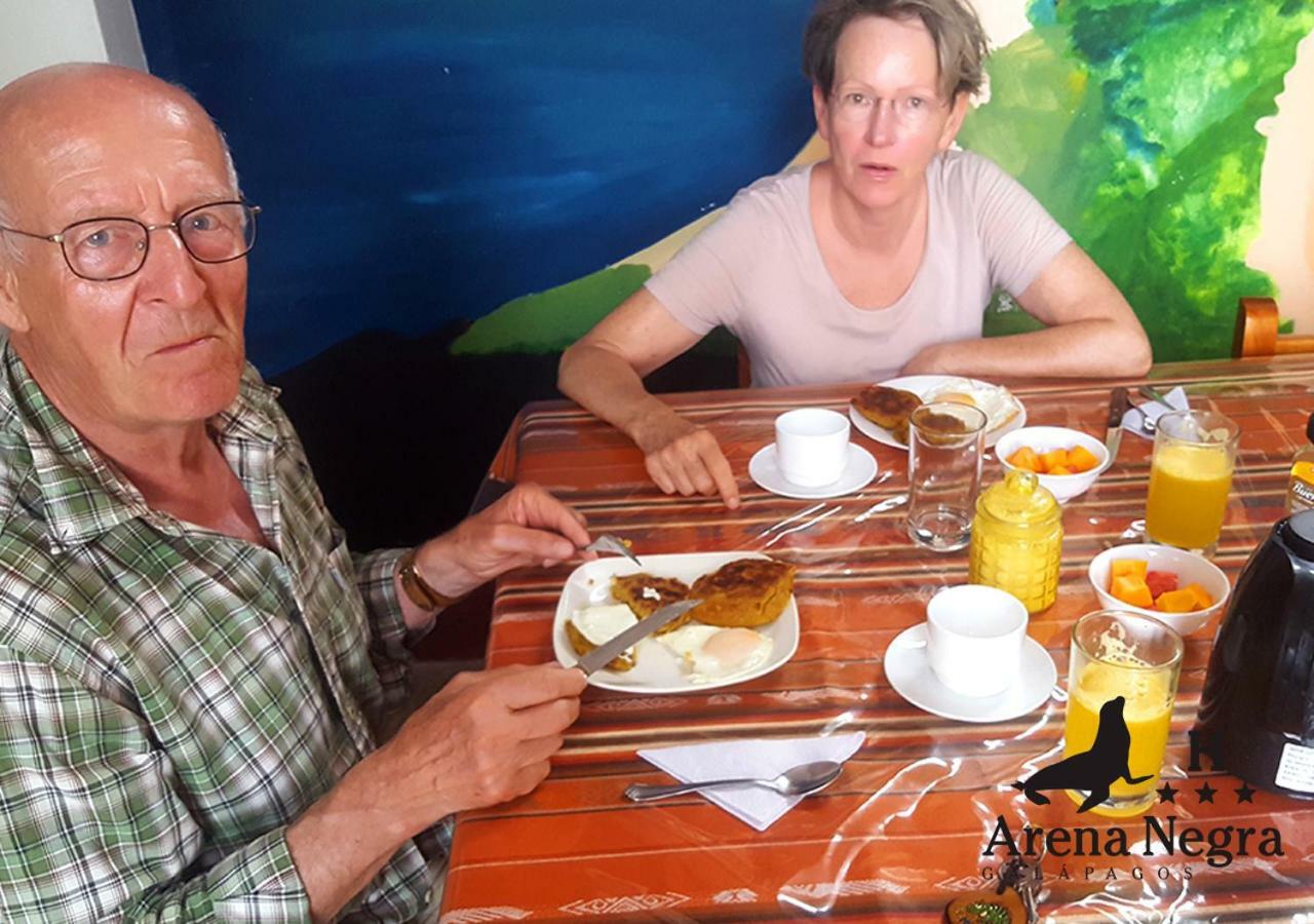 Hostal Arena Negra Puerto Ayora  Buitenkant foto