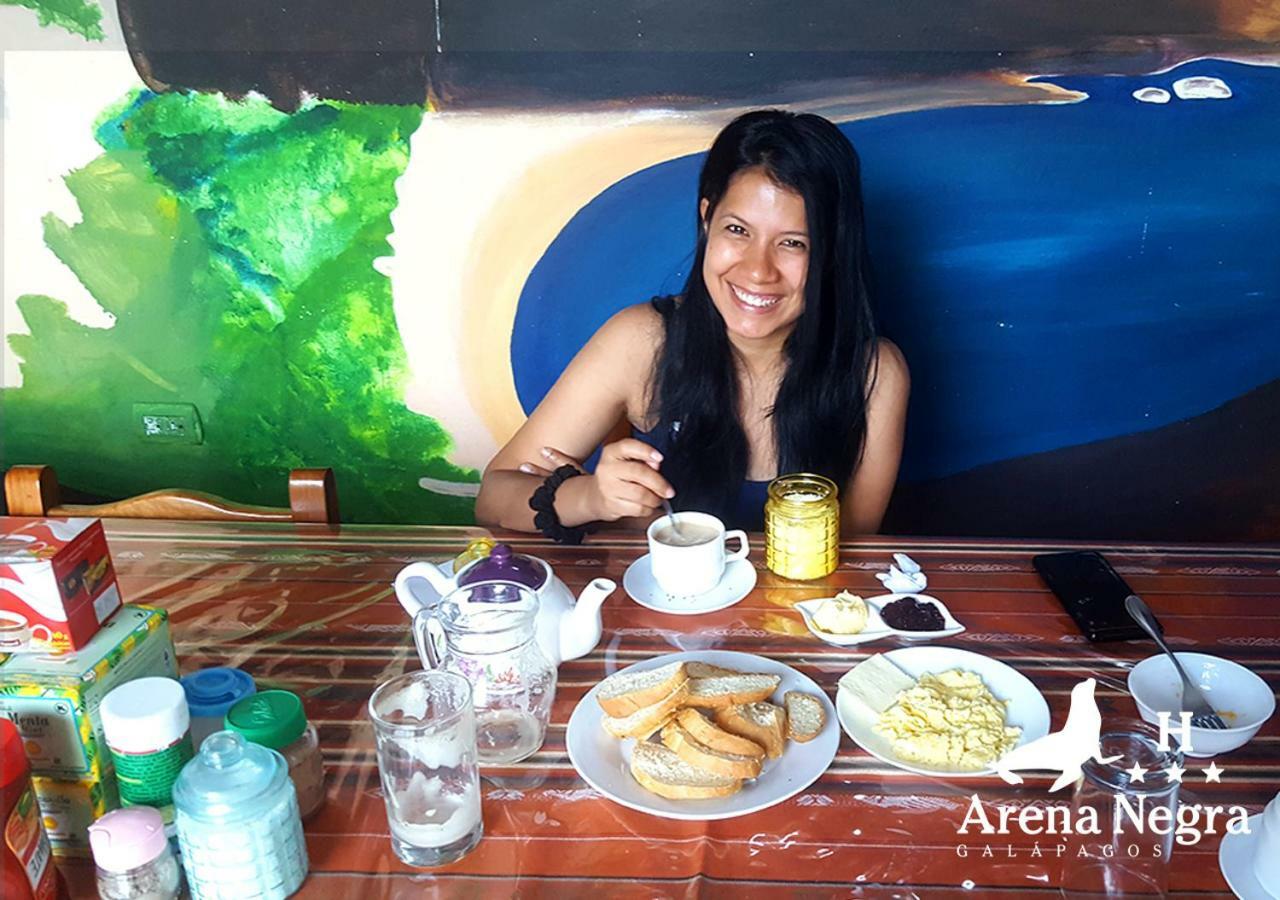 Hostal Arena Negra Puerto Ayora  Buitenkant foto